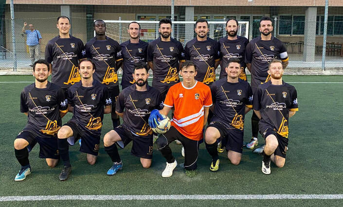 Squadra di calciotto di Padova che parteciperà al campionato organizzato da ASD OPEN CALCIO che si gioca nei campi del Couver!